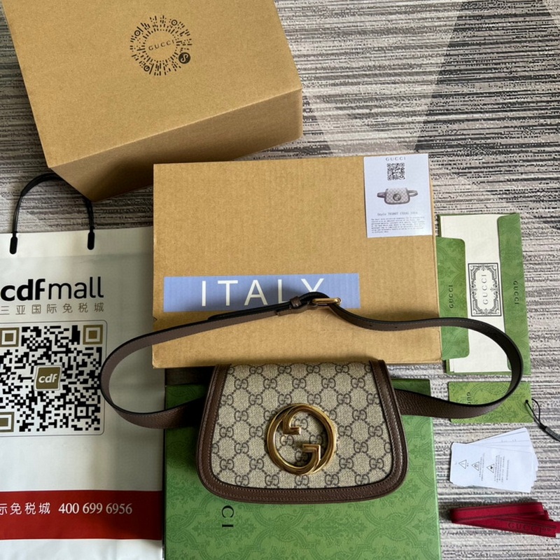 Gucci Handbags 653